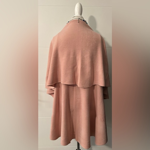 4 in 1 VERSATILE Shawl, Vest, Hoodie,  & Poncho-1 Size Preowned  New Condition - Picture 10 of 12